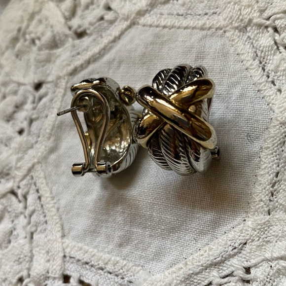Sold- David Yurman silver cable crossover earrings - Picture 2 of 4